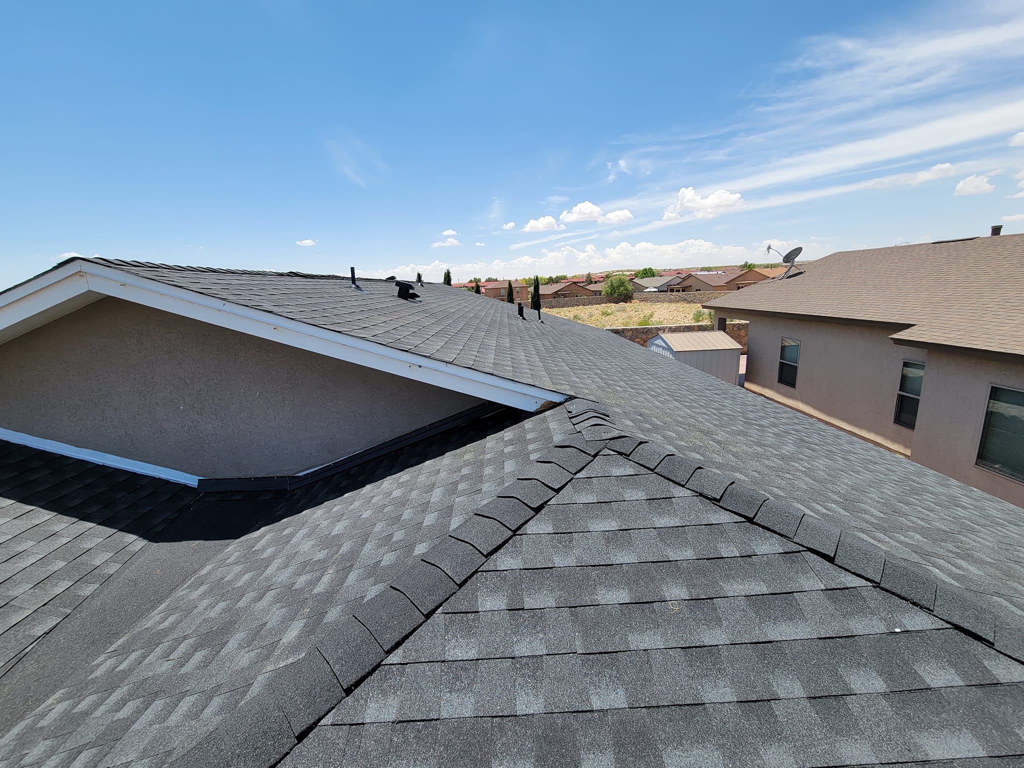 Atlas Legend lifetime algae-resistant architectural shingle installed on a Bryant Arkansas home